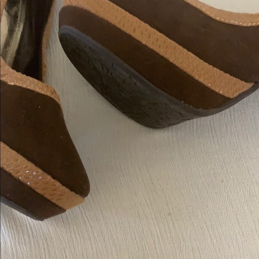 shoes - Picture 4 of 5